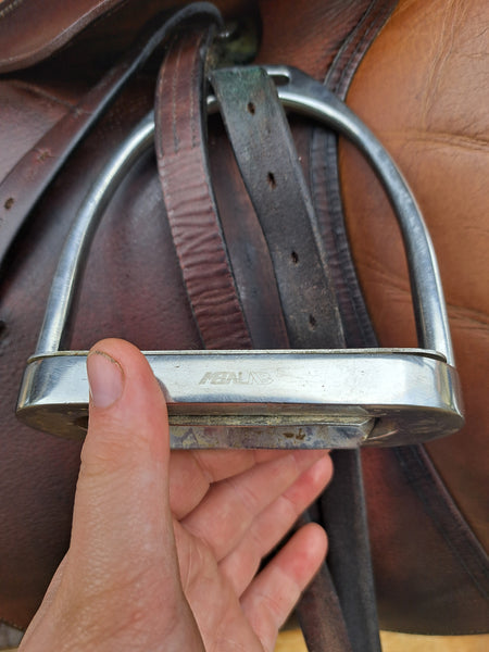 16" L'Apogee LX1 Jumping Saddle