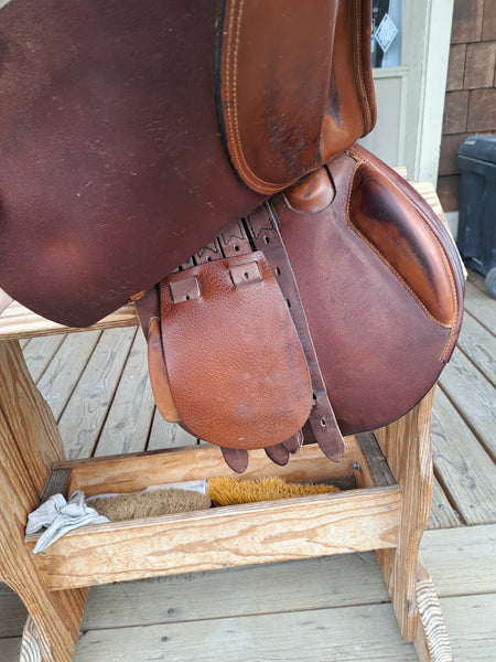 16.5" Amerigo Jumping Saddle