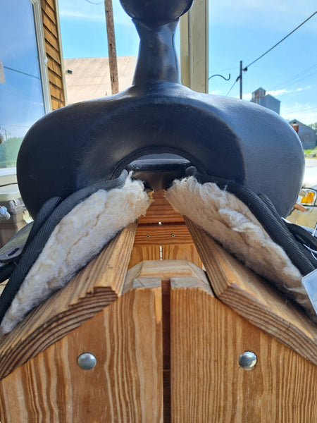 15" Abetta Synthetic Western Saddle