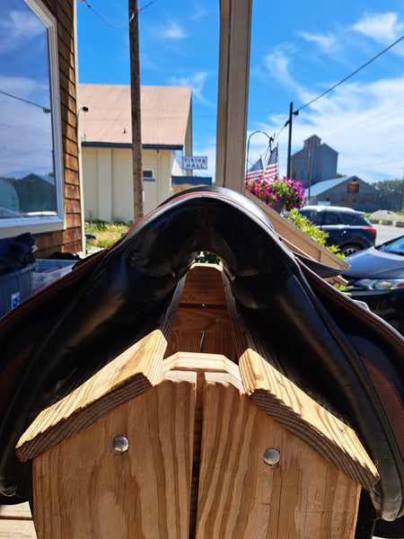16.5" Stubben Juventus Dressage Saddle