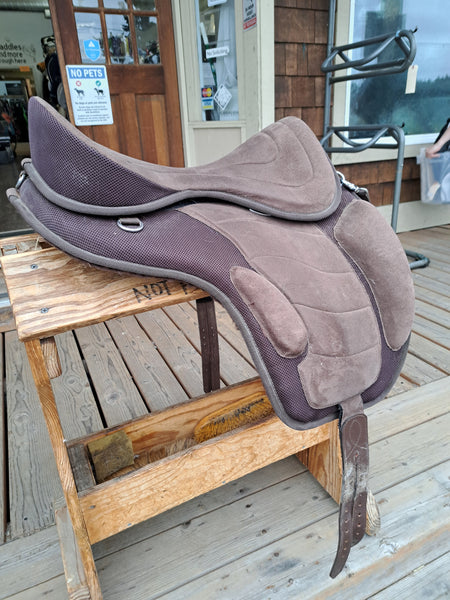 17" English softsaddle Treeless Saddle