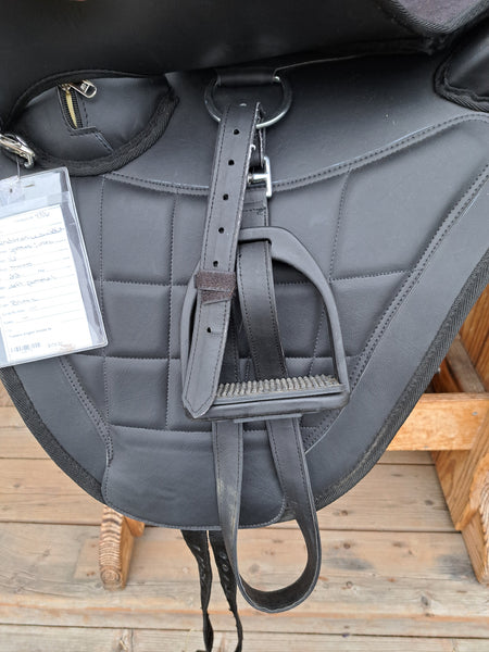 16" Treeless Endurance Saddle