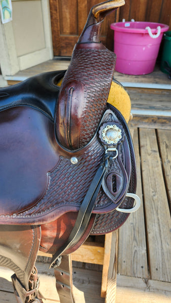 15" Crates Round Skirt Western Trail Saddle