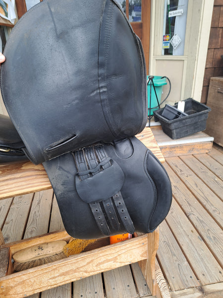 17.5" Crosby Olympia Jump Saddle