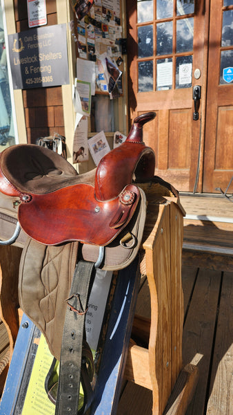 14.5" Courts Synthetic Western Saddle
