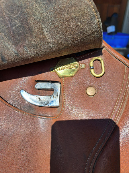 ON TRIAL 17" Wintec Close Contact English Saddle