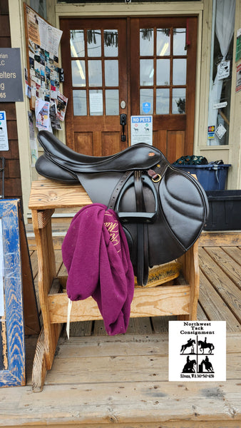 17.5" Kent & Masters Jump Saddle