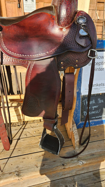 16" Crates Lightweight Round Skirt Trail Saddle