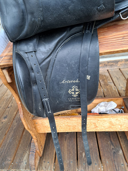 18" Courbette Aristokrat Dressage Saddle