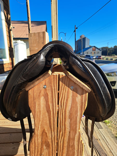 17" Black Country Dressage Saddle