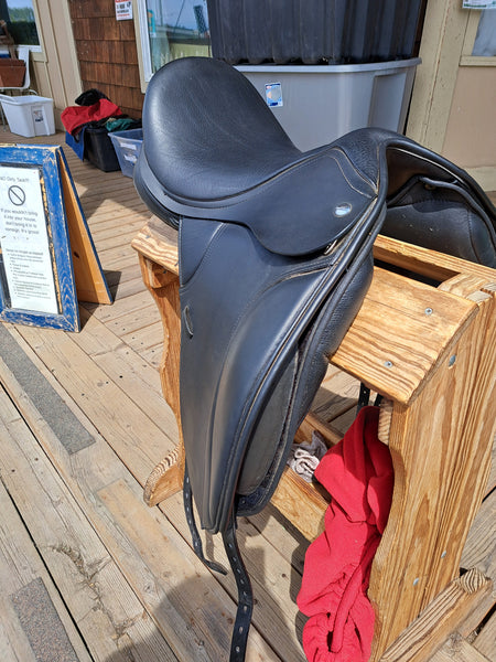 17.5" Thorowgood Dressage Saddle