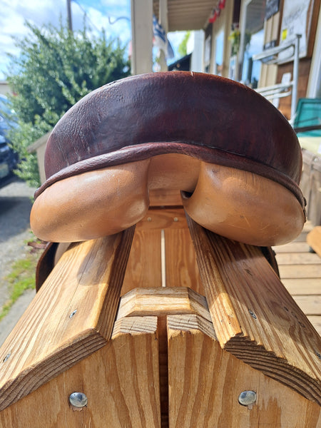 16.5" Courbette Classic All Purpose Saddle