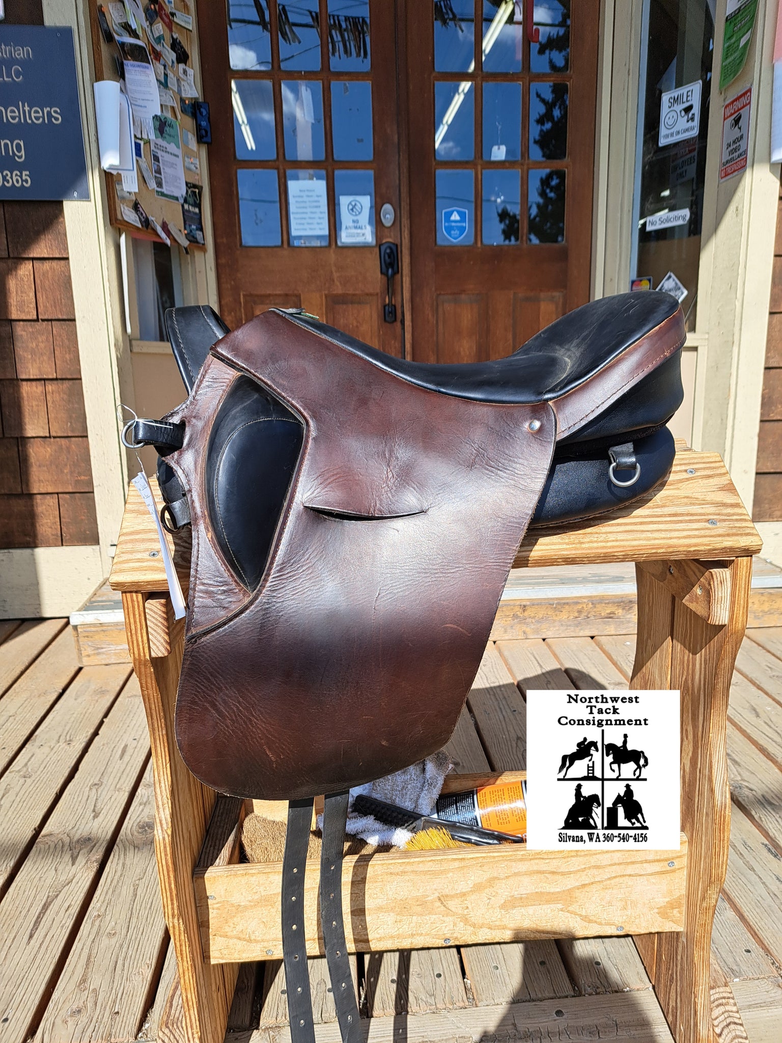Piccolo (18") Ghost Roma Saddle