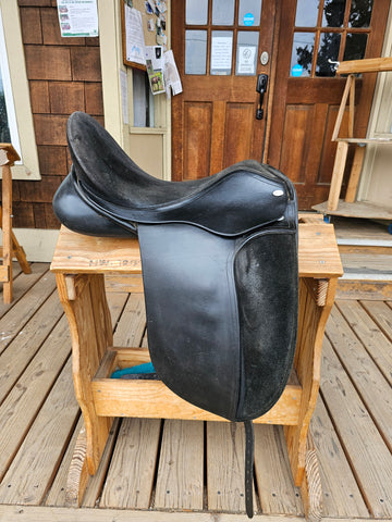 18" Ryder Legacy Dressage Saddle