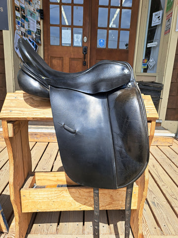 17" Albion Platinum Dressage Saddle