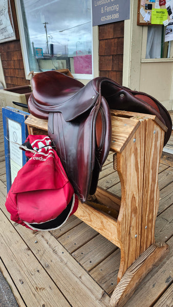 17.5" CWD SE01 Close Contact Jump Saddle