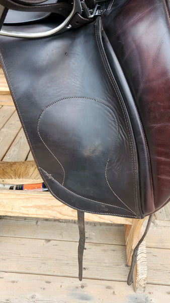 17" Hulsebos WB4 Dressage Saddle