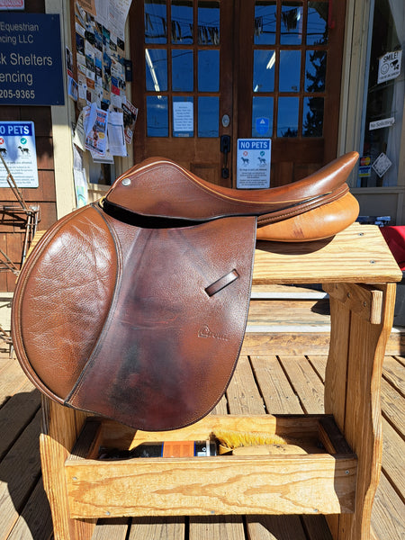 16.5" Dover Circuit Close Contact Jump Saddle