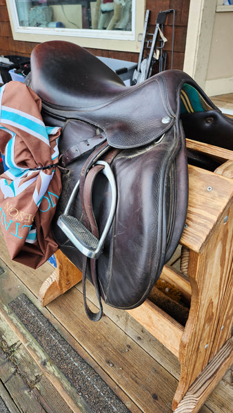 ON TRIAL 17.5" Volatire Palm Beach Jumping Saddle