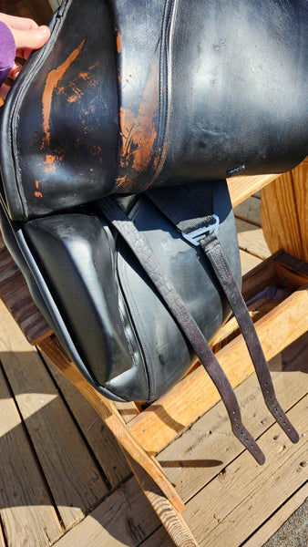 17.5" Hastilow & Sons Supreme Dressage Saddle