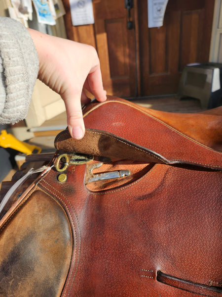 16.5" Crosby The Hampton Classic Close Contact English Saddle