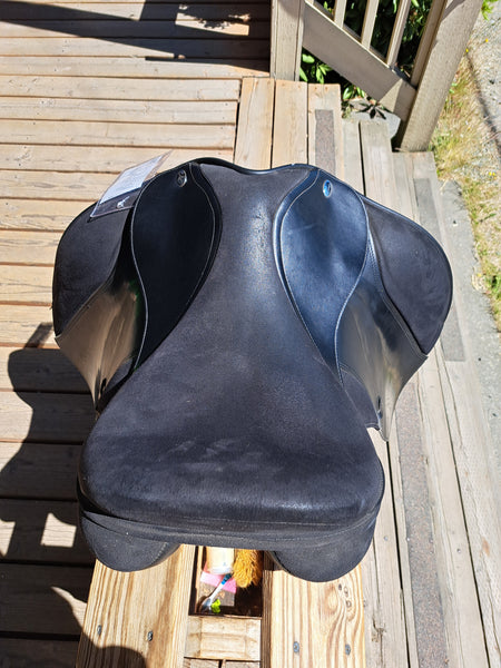 17.5" Thorowgood MDR Dressage Saddle