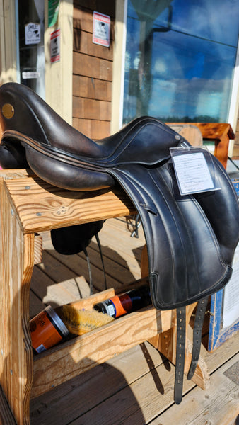18" Equipe Viktoria Monoflap Dressage Saddle