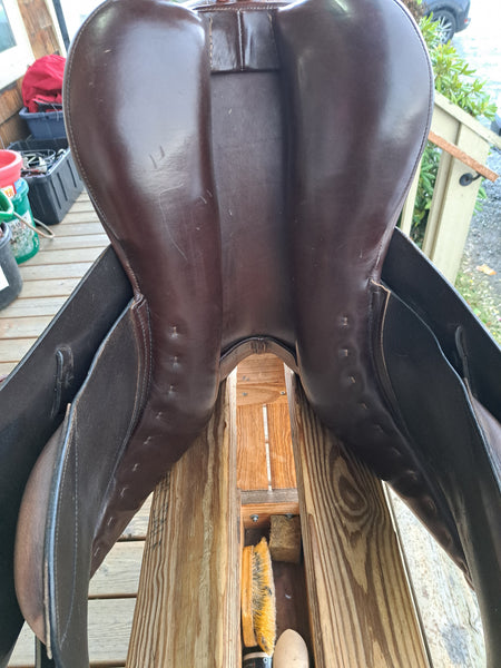 17" Lazer Jumping Saddle
