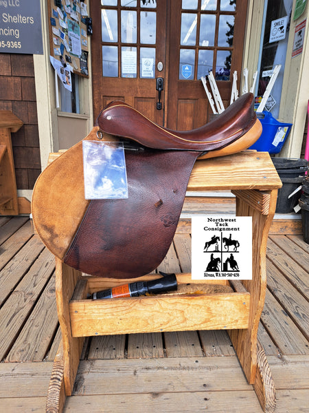 16.5" Courbette Classic All Purpose Saddle