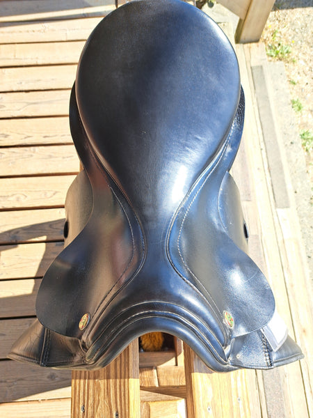 17" Karl Niedersuss Sattlemeister Dressage Saddle