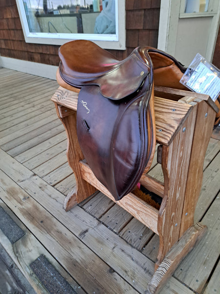 18.5" Pessoa Close Contact Jump Saddle