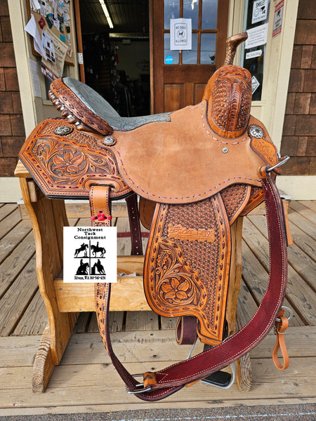 On Trial     15.5" Marlene McRae Special Effx Barrel saddle by Reinsman