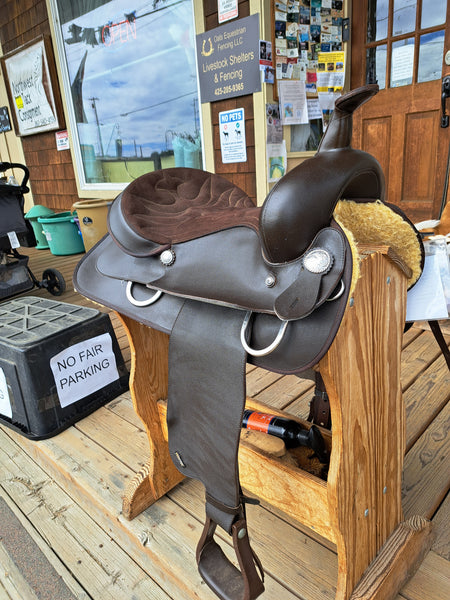 15" Wintec Synthetic Western Saddle