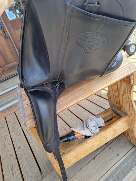 18" Mac Rider Exclusive Dressage Saddle