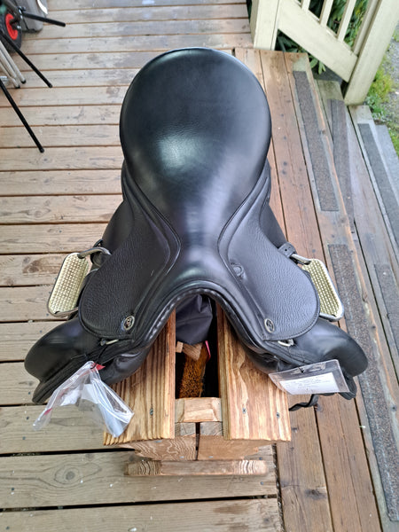 17.5" DP Saddlery Libra Dressage Saddle -Adjustable
