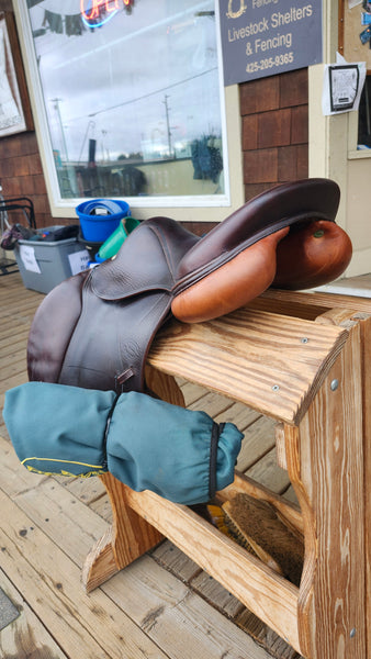 17" Devoux Socoa Jump Saddle