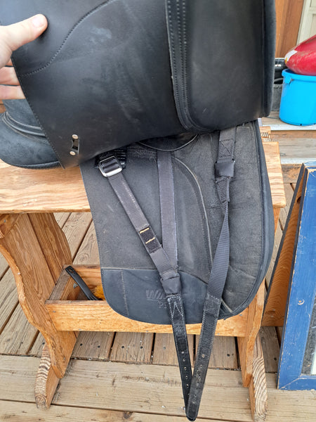 18" Wintec Pro Contourbloc Dressage Saddle