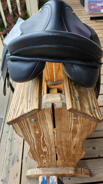 17" Carlyle Dressage Saddle