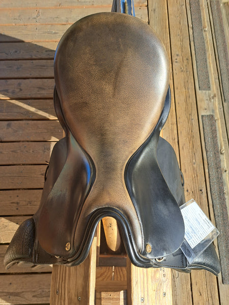 18" Rembrandt Integra Dressage Saddle