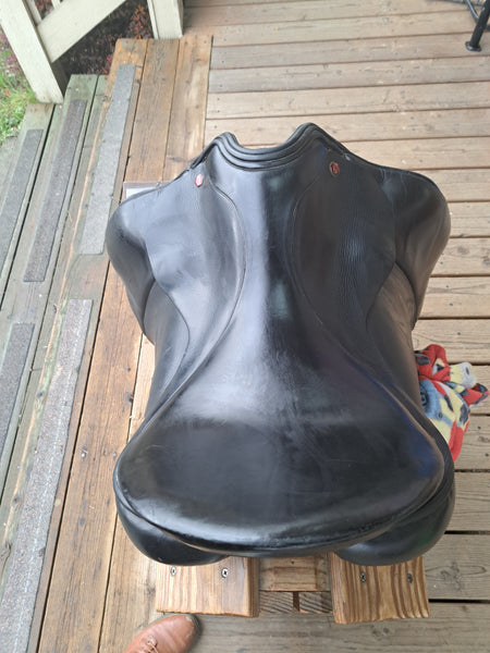 17" Albion SLK Dressage Saddle