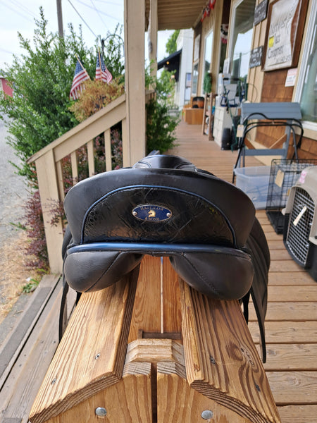 17.5" Hastilow & Sons Bambaugh Dressage Saddle