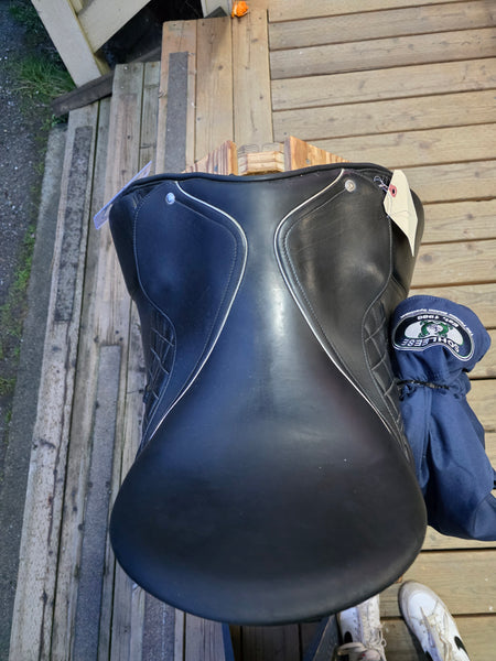 17.5" Schleese Sequence Dressage Saddle