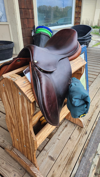 17" Devoux Socoa Jump Saddle