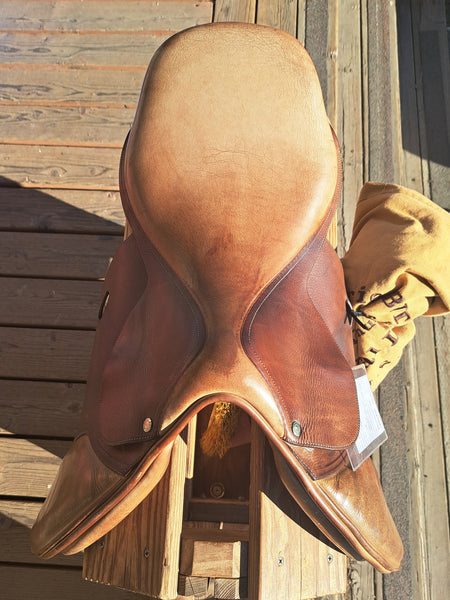 17" Butet Close Contact Jump Saddle