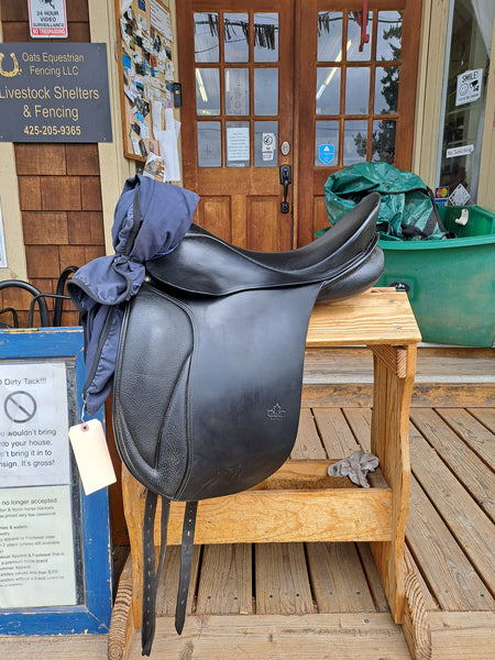 18" Schleese CHB Dressage Saddle