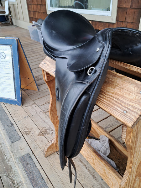 16.5" Collegiate Art Dressage Saddle