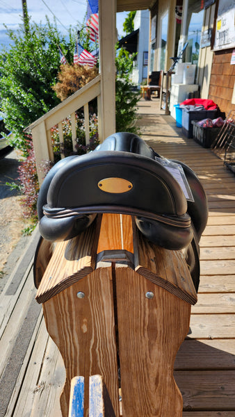 18" Equipe Viktoria Monoflap Dressage Saddle