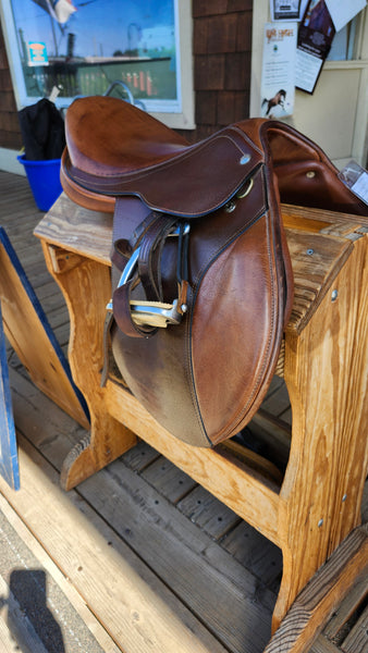 16.5" Collegiate Close Contact Jump Saddle