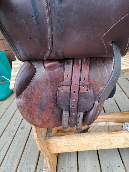 17" Prestige Versailles Jumping Saddle