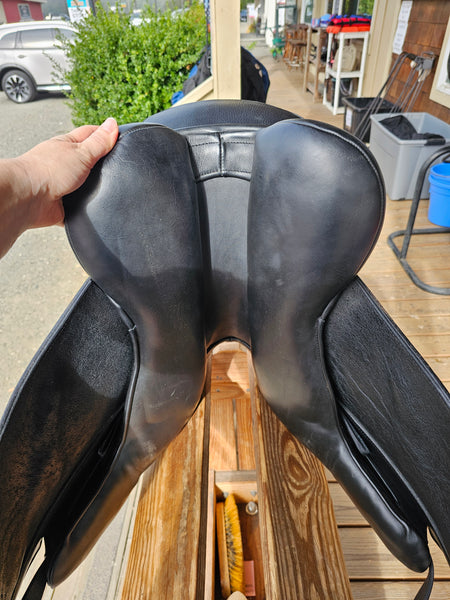 17" NSC Monoflap Dressage Saddle